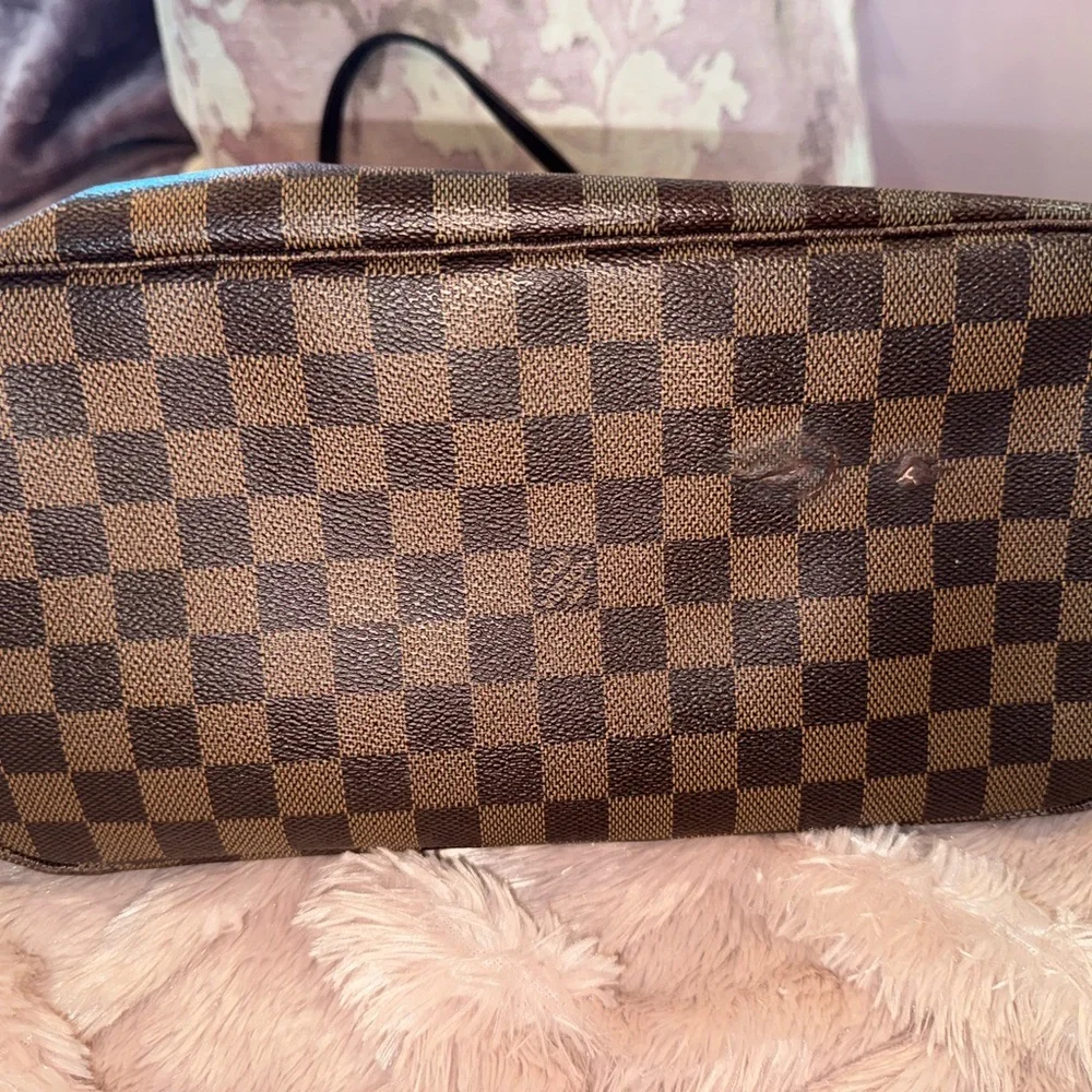 Louis Vuitton Damier Ebene Neverfull MM Tote - Picture 4 of 11
